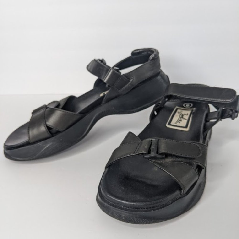 Zodiac Womens Black Adjustable Strap Sport Sandals